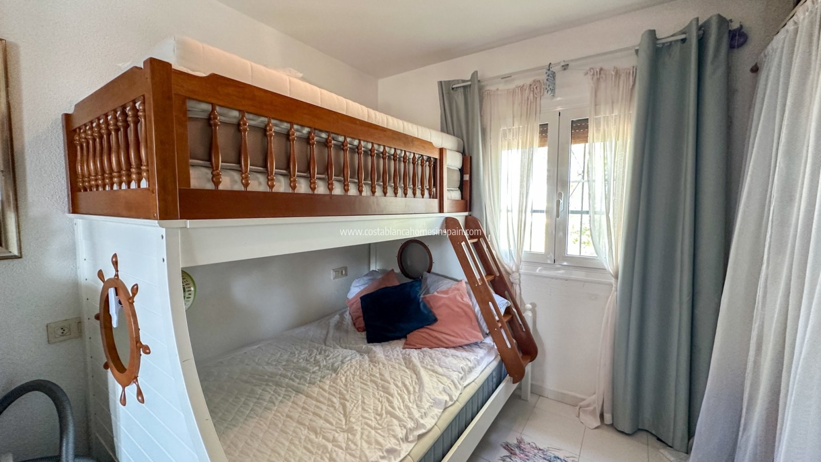 Venta - Townhouse - San Miguel de Salinas - Bellavista