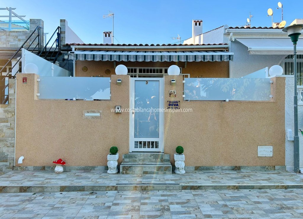 Venta - Townhouse - Torrevieja - Urbanización San Luis