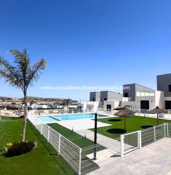 Villa - Nybygg - BAOS Y MENDIGO - Altaona Golf And Country Village