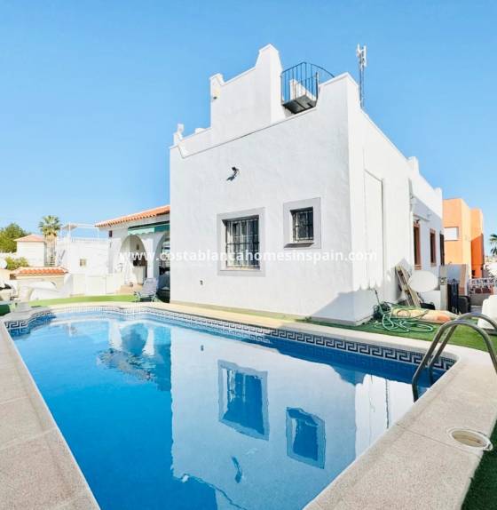 Villa - Resale - Orihuela - Villamartin