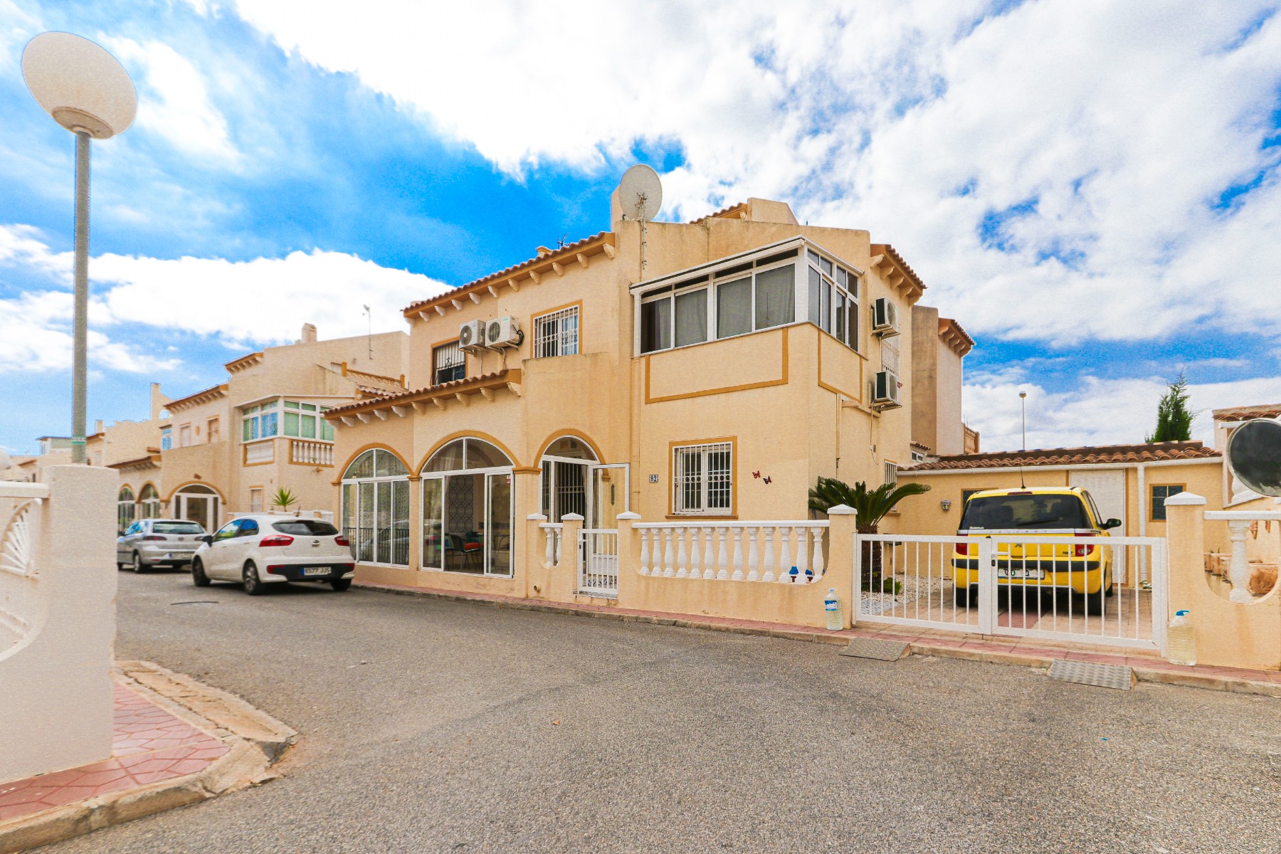 House in La Zenia - view 1