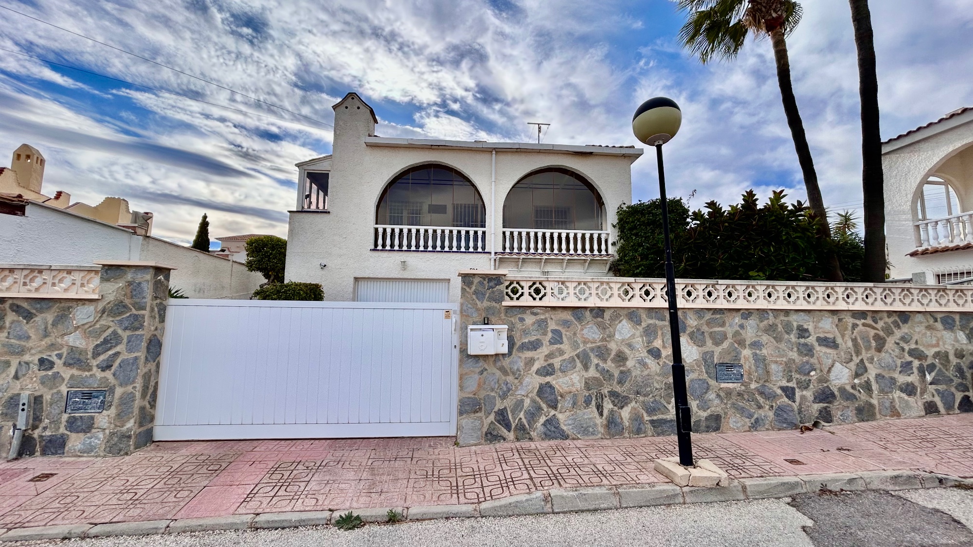 House in Villamartin - Image 3